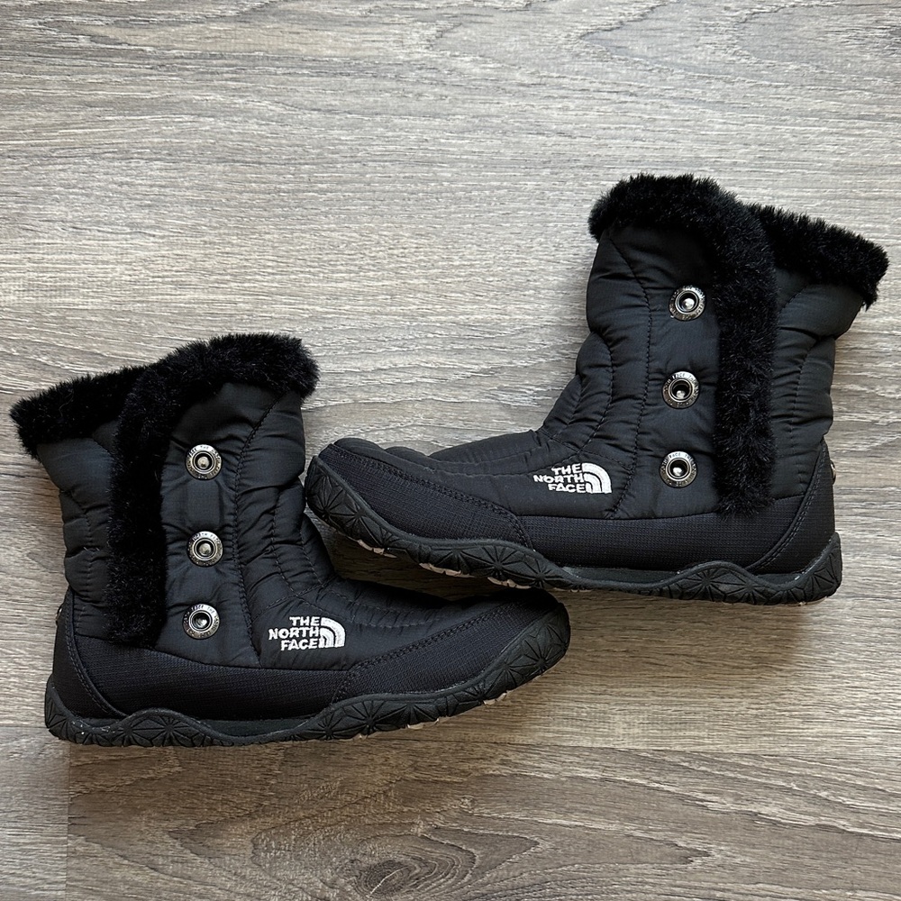 The North Face Black Quilted Faux Fur Trim Snow Boots